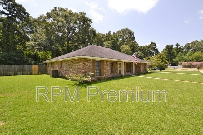 Photo - 2530 Chantulane Ave