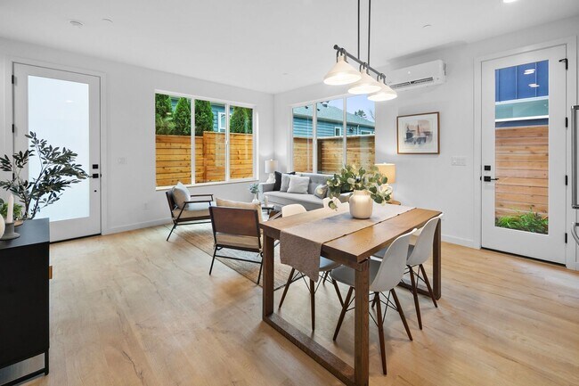 Photo - New Luxury Townhome in Seattle 2bed/2bath ...