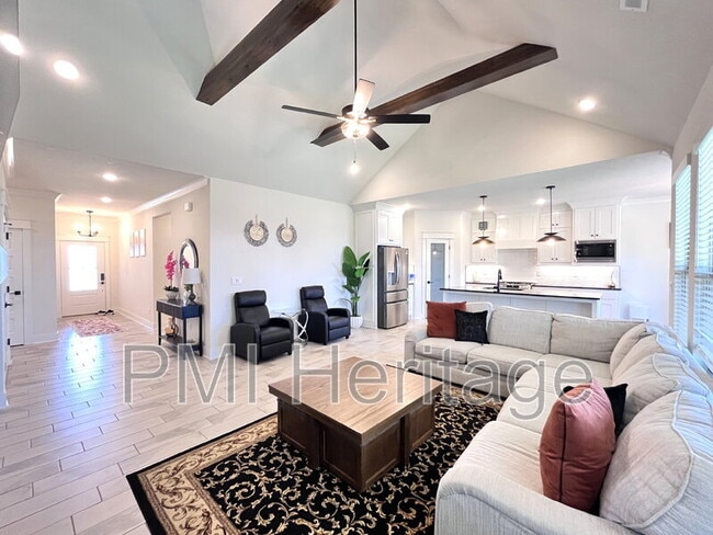 Photo - 2061 Larry Ln