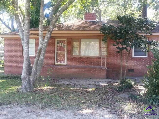 Building Photo - 323 Bernard Dr