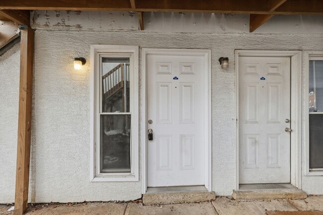 Photo - 695 Riverview