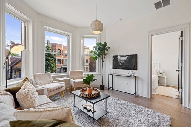 Photo - 2046 W Augusta Blvd Unit 02F