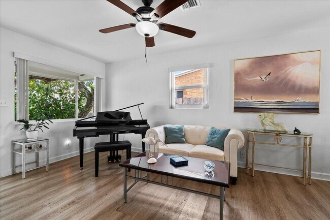 Photo - 727 Bunker Rd