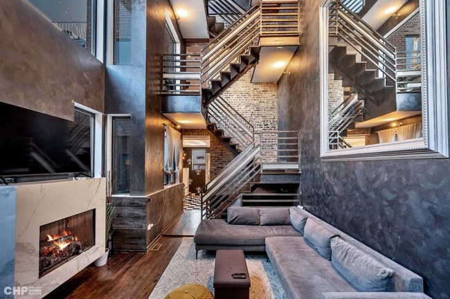 Photo - 1424 W Grand Ave