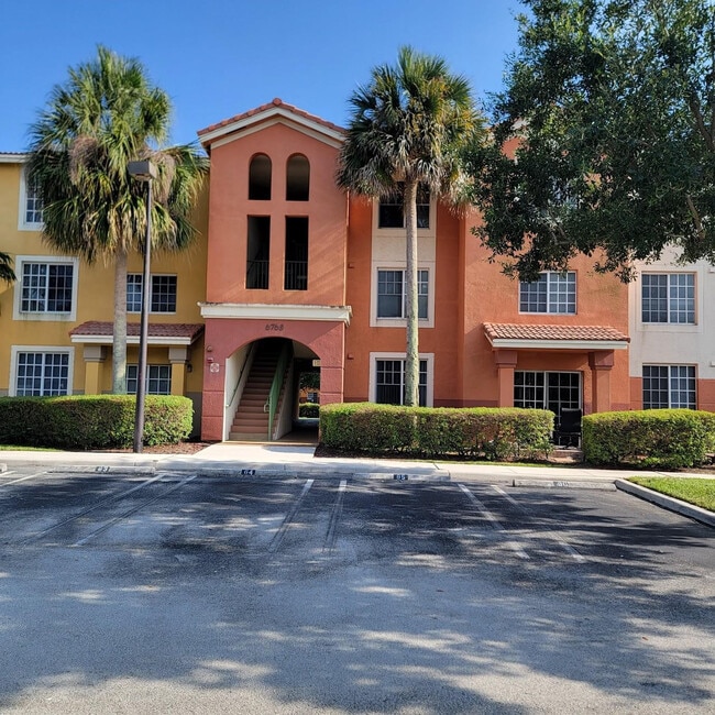 Building Photo - 6768 Heritage Grande Unit 7304