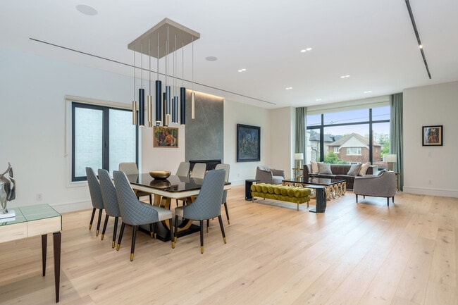 Building Photo - 283 Bessborough Dr