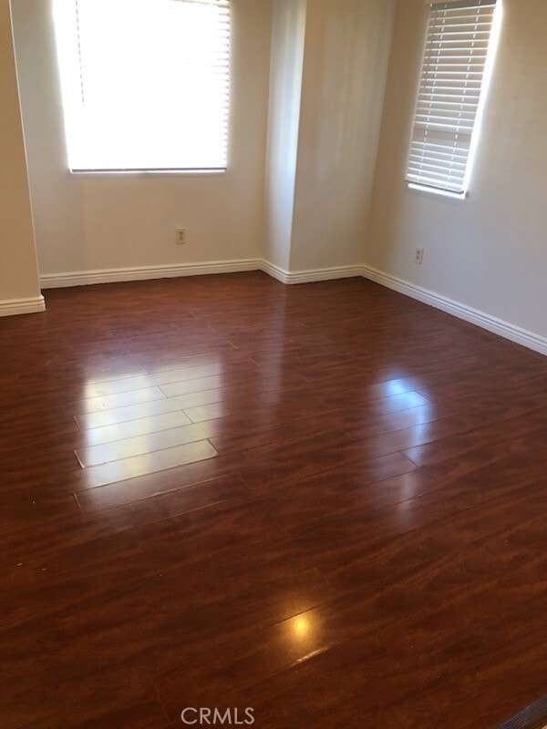 Photo - 319 Lampman Way