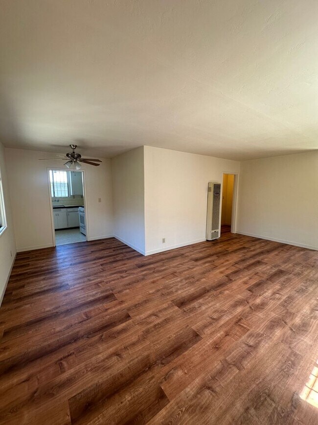 Photo - Lantz Building 03 - E 29th St Unidad 1945 East 29th Street