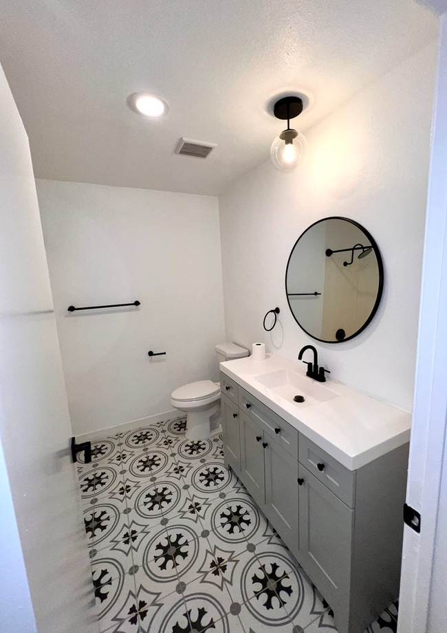 Photo - Modern 1-Bedroom Apartment in Gated Van Nuys Community – Fully Remodeled! Unit 3