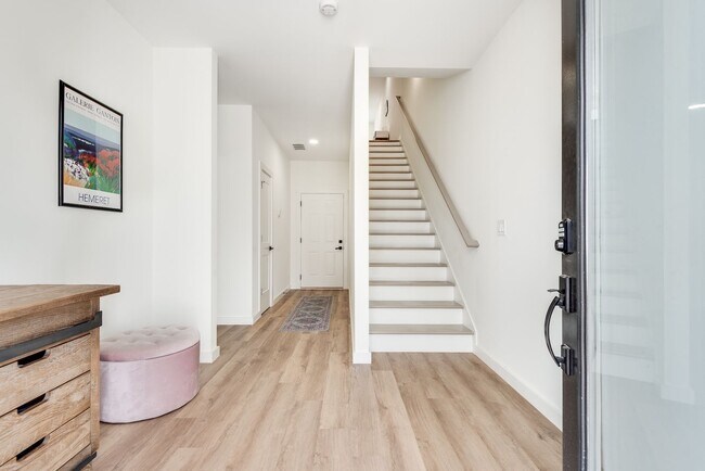 Photo - Newly Constructed 3/3.5 Home Minutes From ...