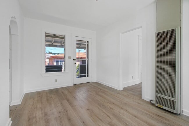 Photo - Charming 1-Bedroom Apartment in a Quiet Du... Unidad 3034 1/2 Fairmount St.