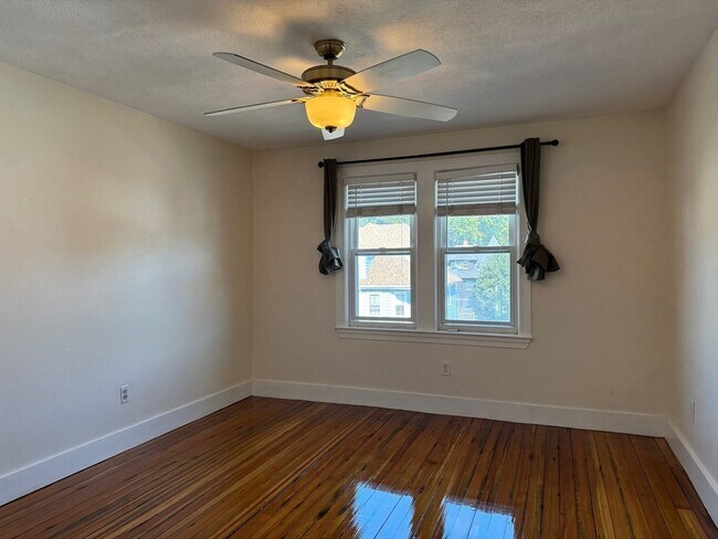 Photo - 59 Centre St Unidad PH