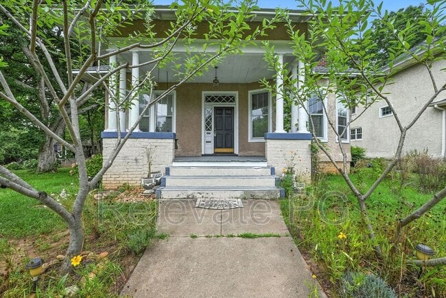 Photo - 901 W 30th St Casa
