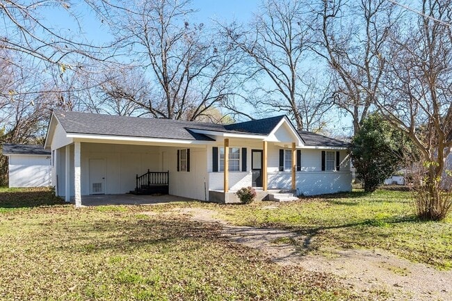 Photo - 208 N Coleman St