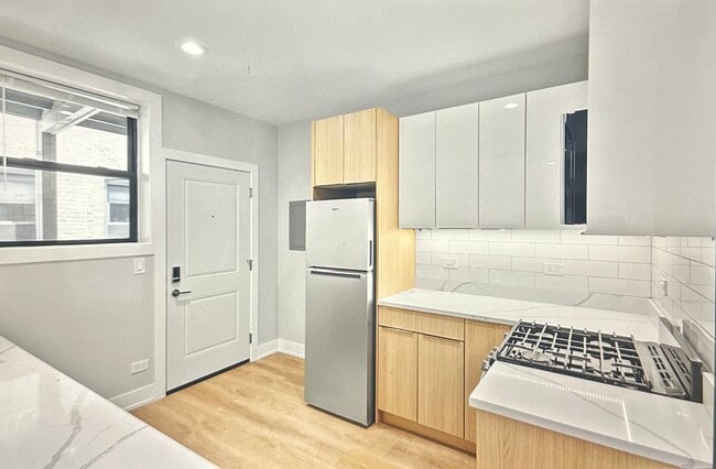 Photo - 7510 N Eastlake Ter Unit 1