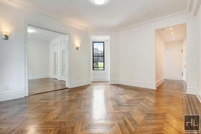 Building Photo - WEST 72 STREET