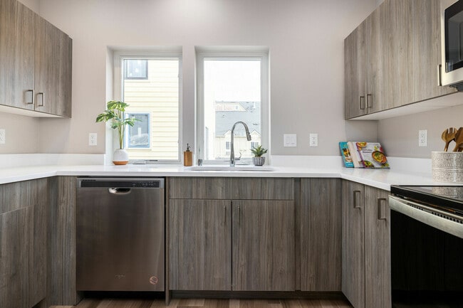 Photo - 904 21st St Unit 904