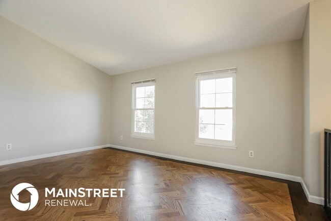 Photo - 4587 Genoa St