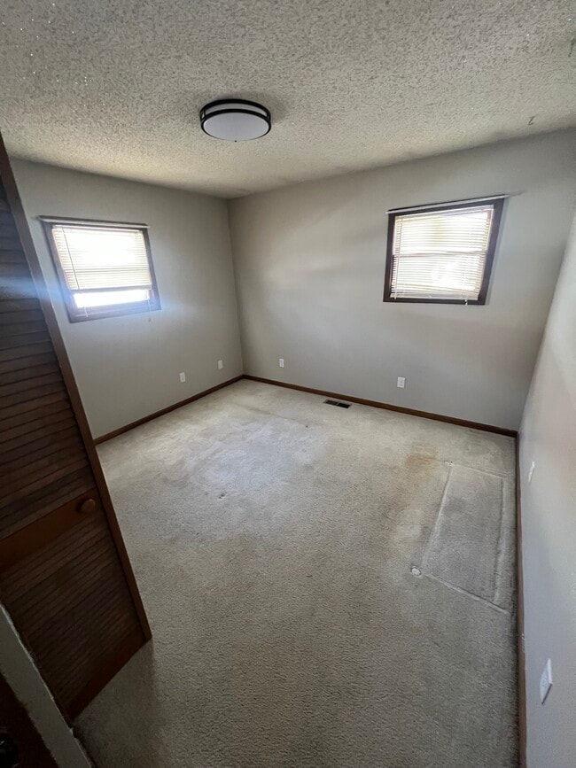 Photo - 433 S Ridge Rd