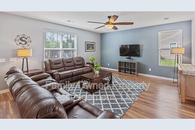 Photo - 159 Meadow Wood Rd