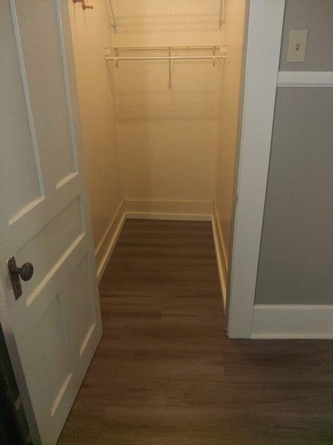 Apt 1 - 9 River St