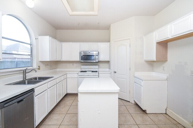 Photo - 5214 Mountain Forest Dr