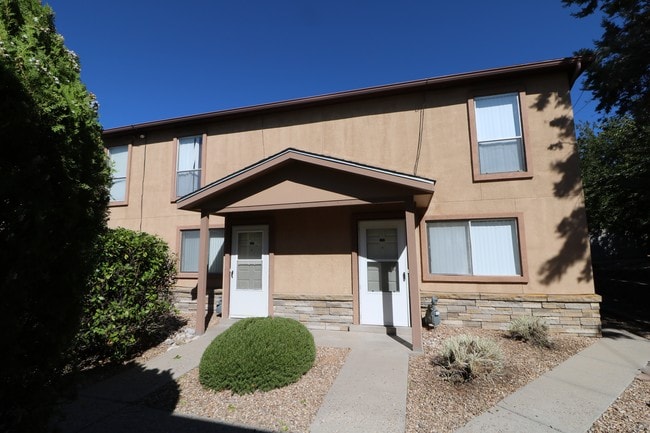 Villa Del Este Apartments, 12008 Phoenix Ave NE, Albuquerque, NM 87122 - Chelwood