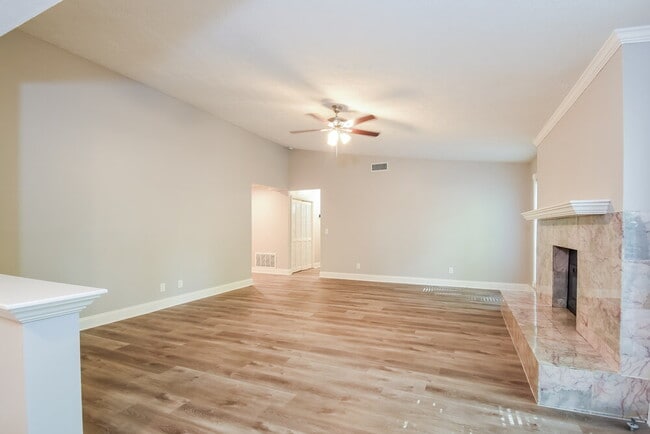 Photo - 1183 Ridgeside Dr NW