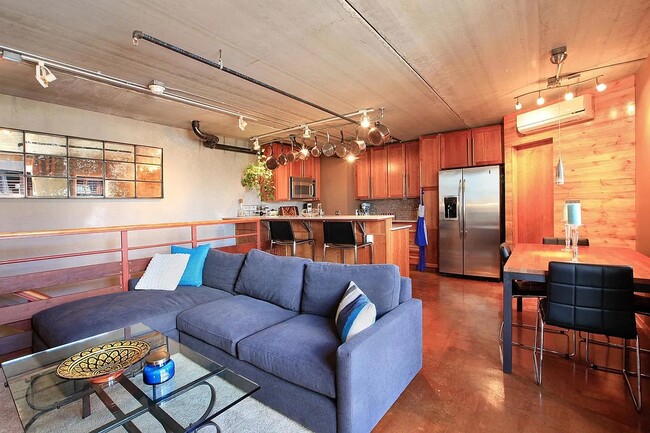 Photo - 2340 Curtis Street