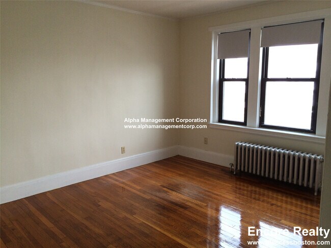 Building Photo - 349 Pleasant St Unit B1-21