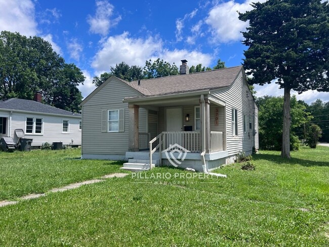 Building Photo - 3701 N Leland Ave