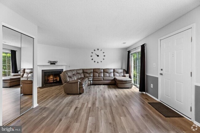 Building Photo - 66 Cheverny Ct Rental