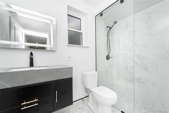 Photo - 21-34 33rd St