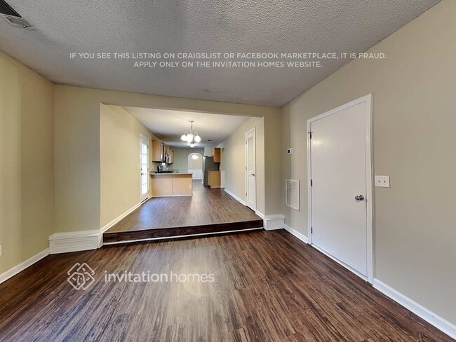 Photo - 372 Othello Dr