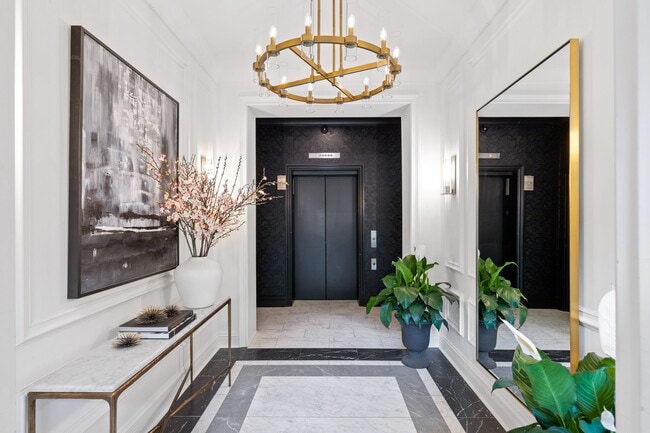 Photo - 104 W Oak St Unit 3E