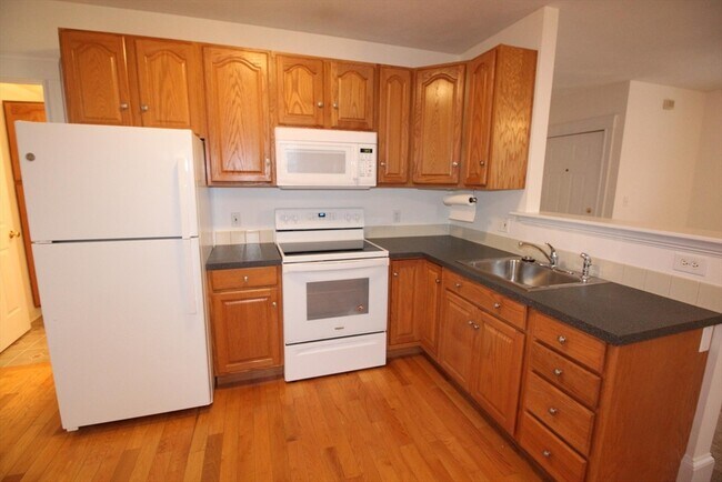 Photo - 341 Lynn St Unit 1