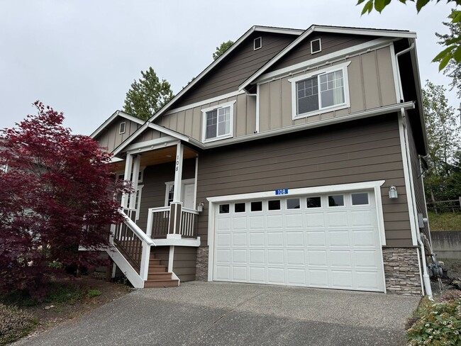 Building Photo - Gorgeous Mount Vernon Home 3 bedroom 2.5 Bathroom
