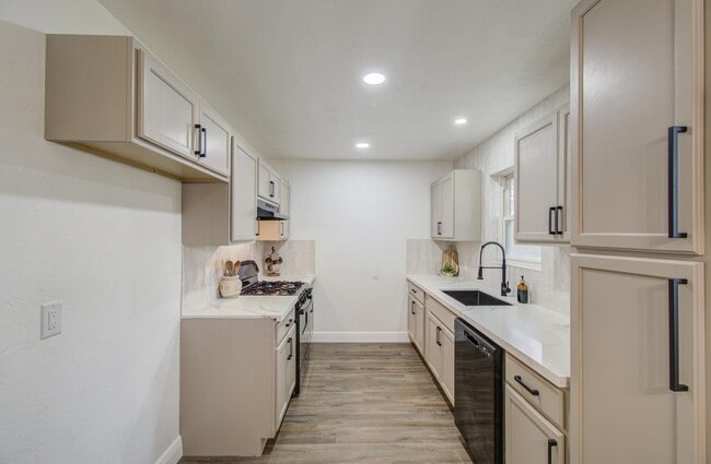 Photo - 9923 Antrim Ln