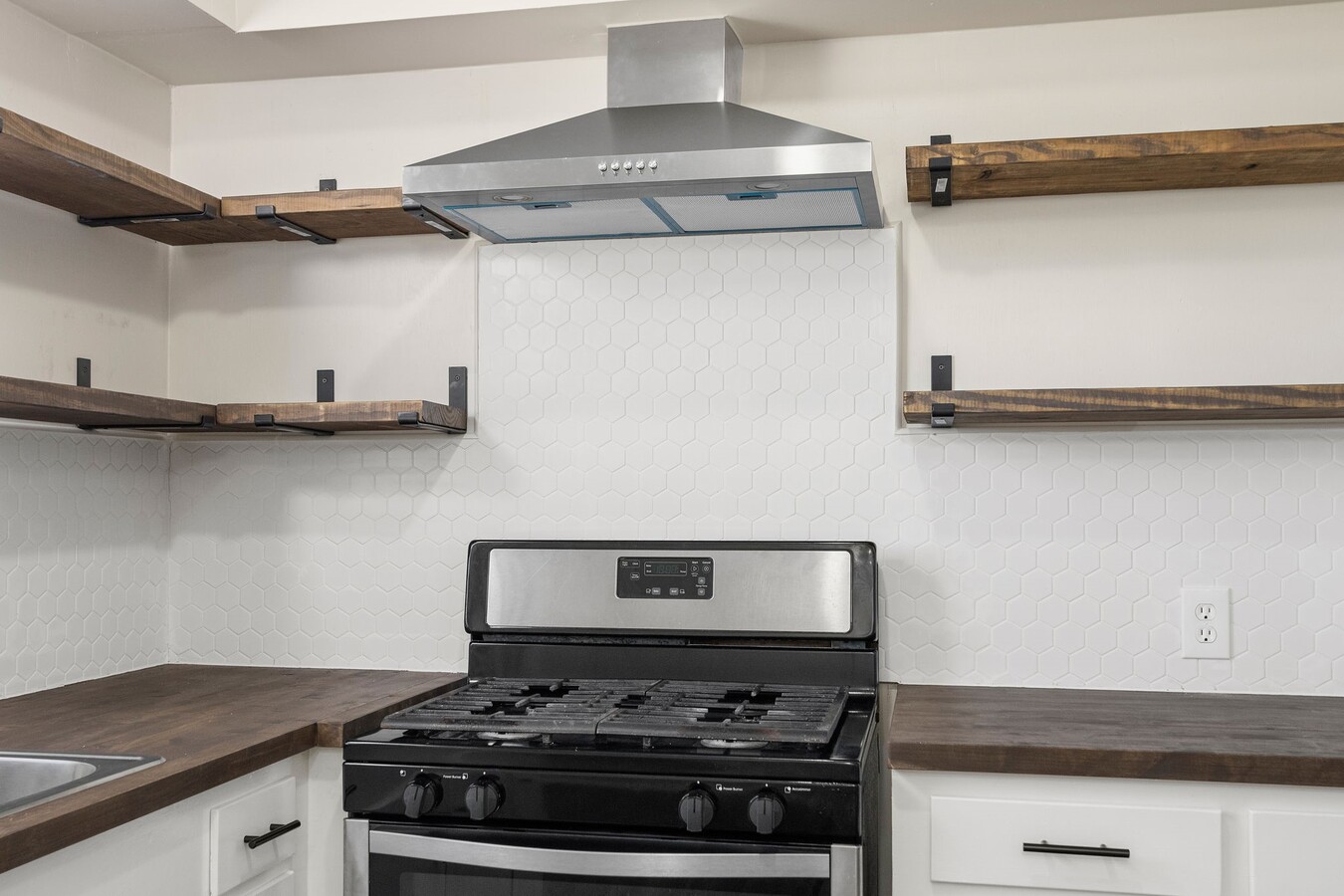 Photo - 118 Johnson St