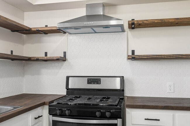 Photo - 118 Johnson St