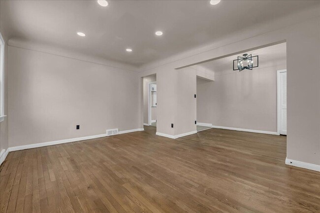 Photo - 20285 Glastonbury Rd