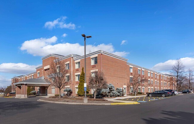 Furnished Studio-Chicago - Westmont - Oak Brook