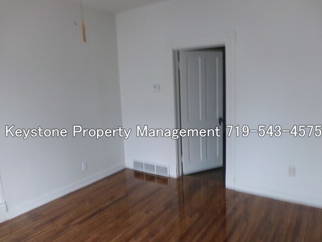 Photo - ALL Utilities Included with Rent! South-si... Unit 1427 Spruce Street #A