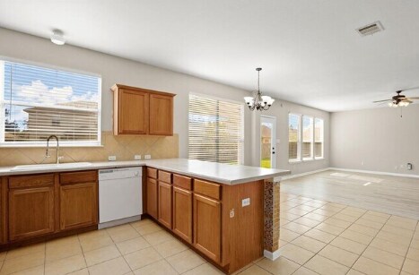 Photo - 18600 White Water Cove