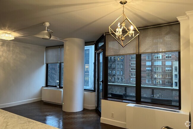 Building Photo - 418 E 59th St Rental