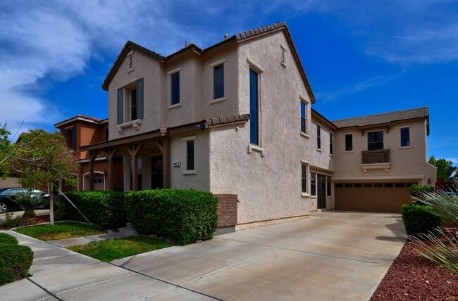 Building Photo - 10471 Foggy Glen Ave