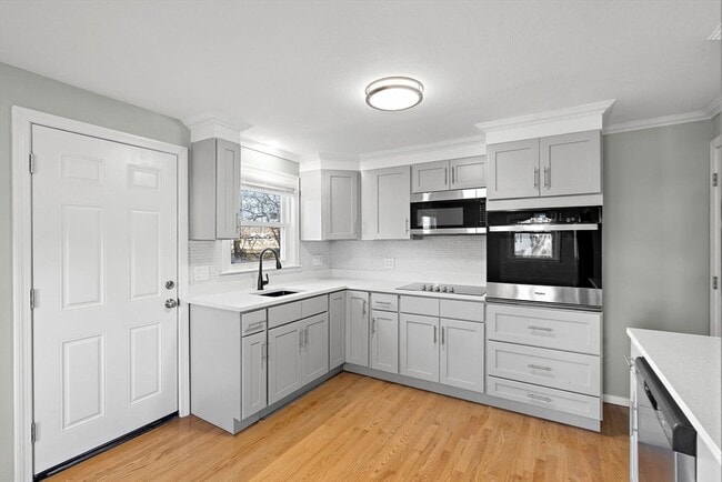 Photo - 2 Starbird Ave Unit 2