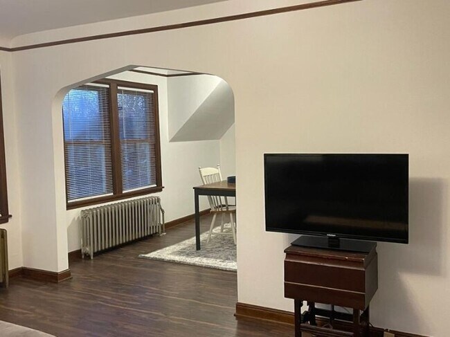 Photo - 25 Delos St W Unit B