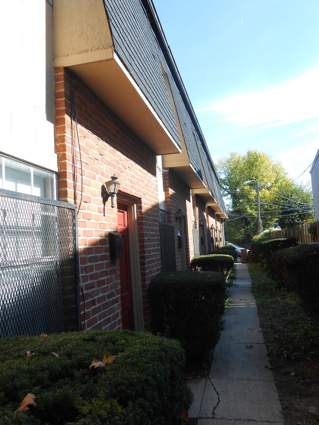 Photo - 1360 Highland St Unit Apt B