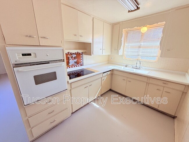 Photo - 3274 E Benson Hwy